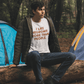 T-shirt unisex in cotone biologico con scritta “I Negronis mi piacciono più delle persone”