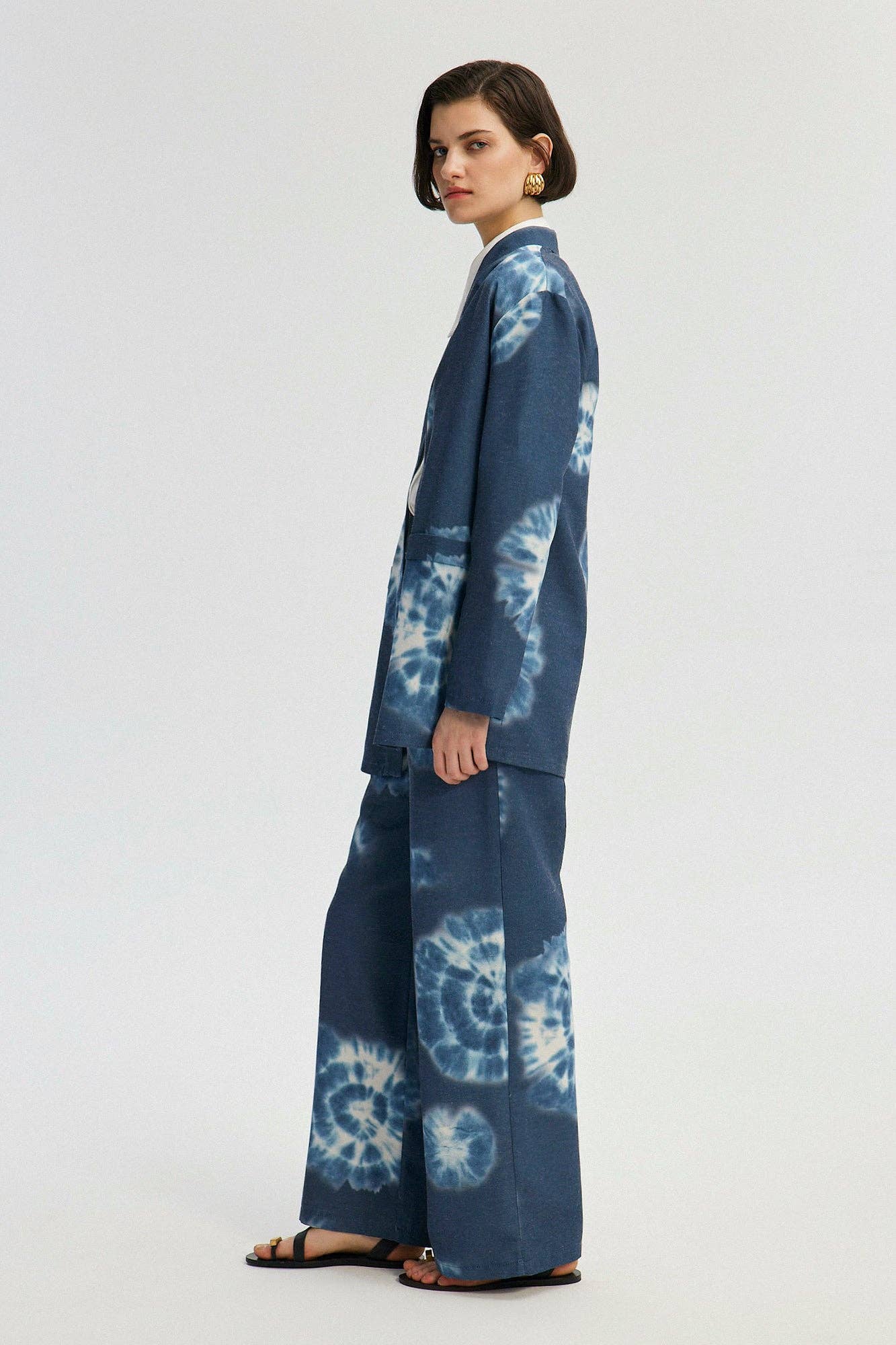 Giacca tie-dye blu stile kimono