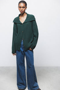 Cardigan a costine con maxi collo
