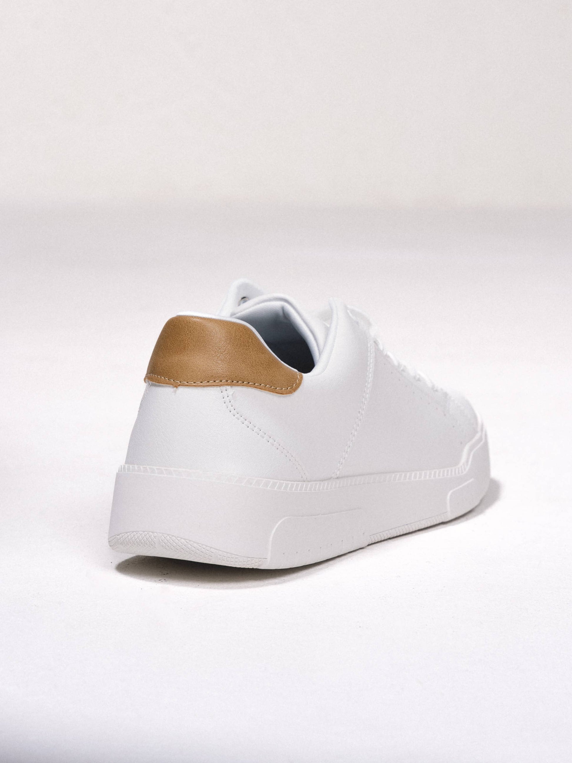 Sneakers bianche da uomo in ecopelle
