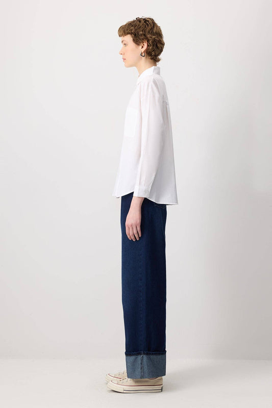 Camicia essenziale oversize in viscosa bianca con tasca
