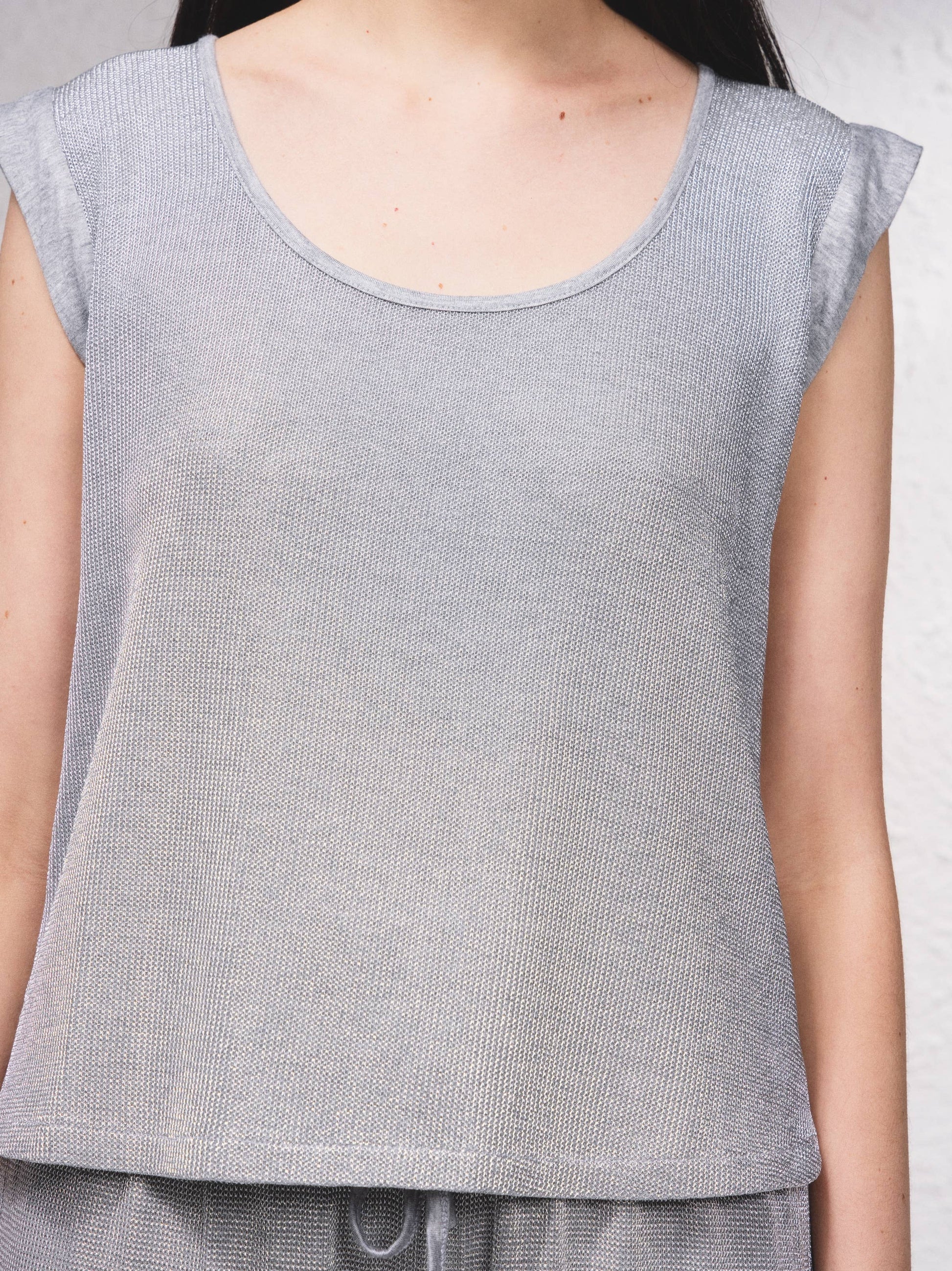 T-shirt in lurex metallizzato con maniche ad aletta