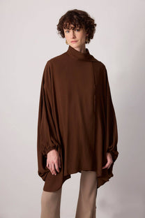 Top kimono oversize in viscosa con collo alto drappeggiato