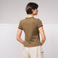 T-shirt bicolor con bordi a contrasto