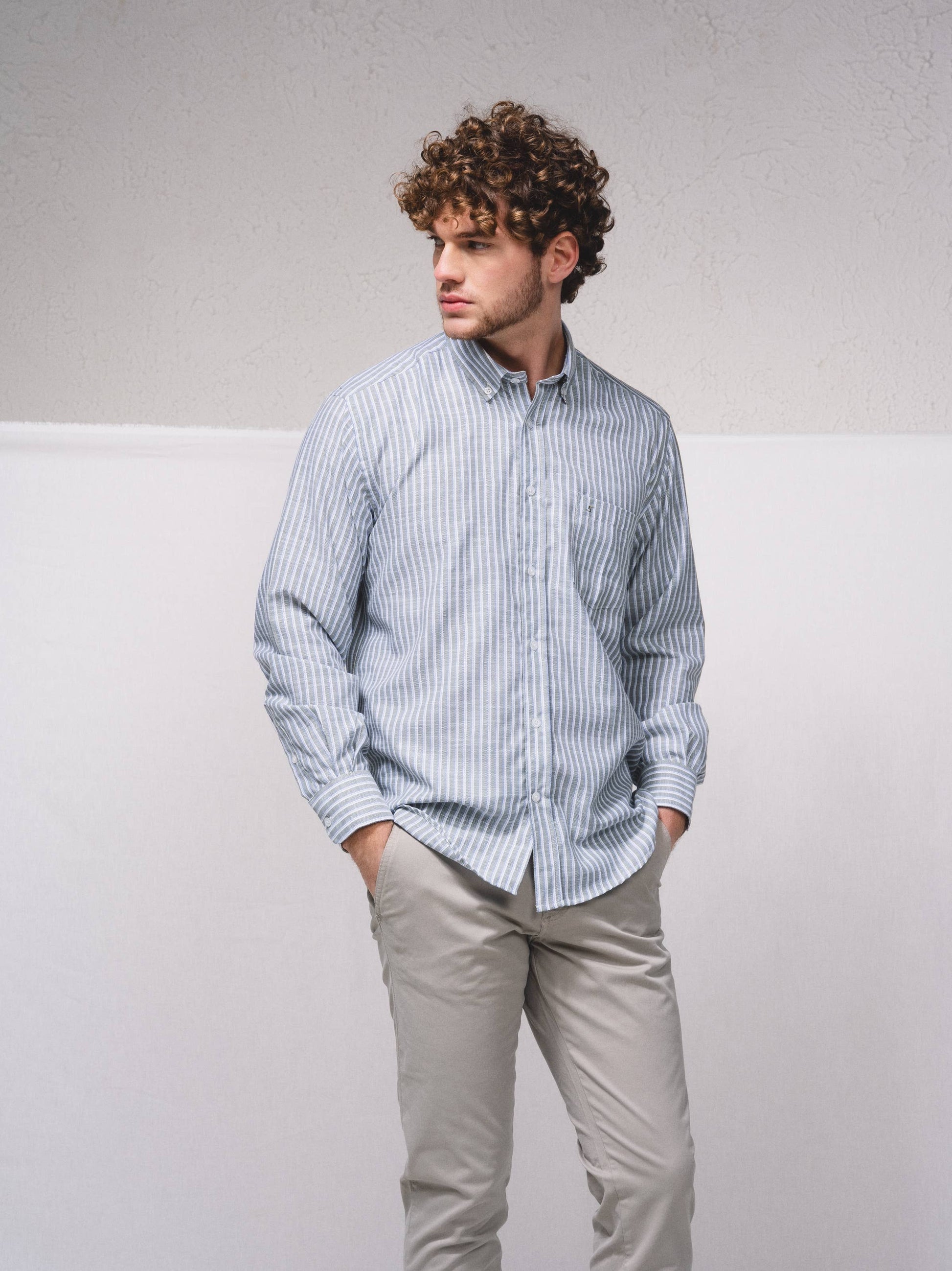 Camicia a righe azzurra