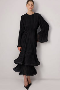 Abito lungo elegante in chiffon plissettato con maniche fluide