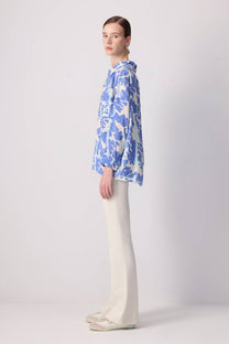 Camicia in viscosa con stampa astratta blu