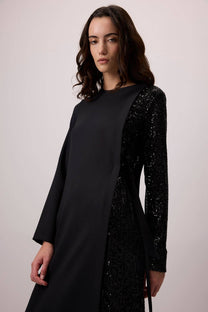 Abito midi in crêpe con paillettes a contrasto