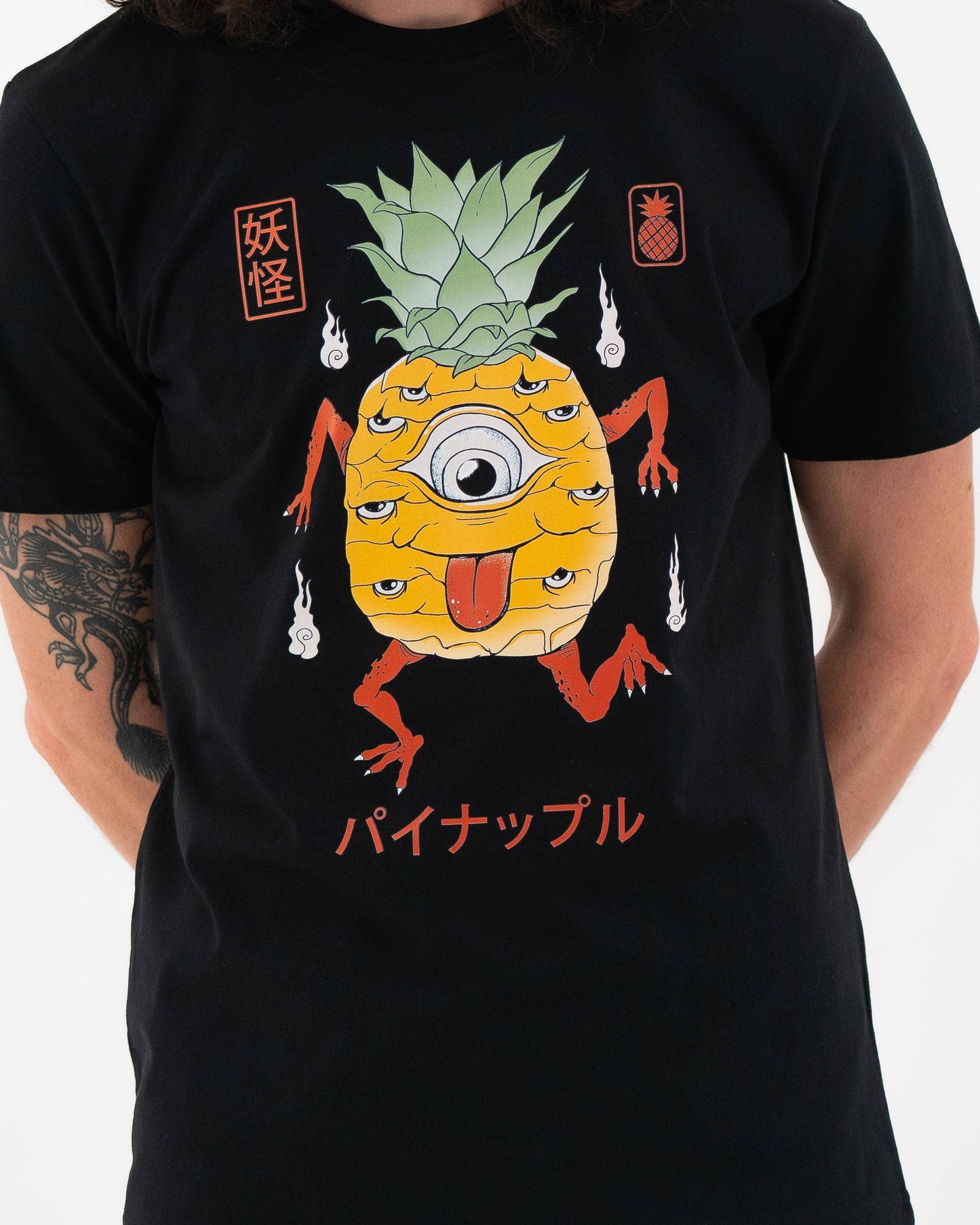 T-shirt Yokai Pineapple con grafica giapponese vintage