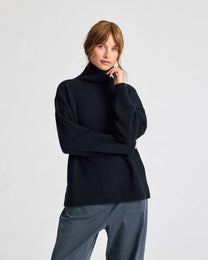 Maglione Mandie in lana d’agnello GOTS blu notte
