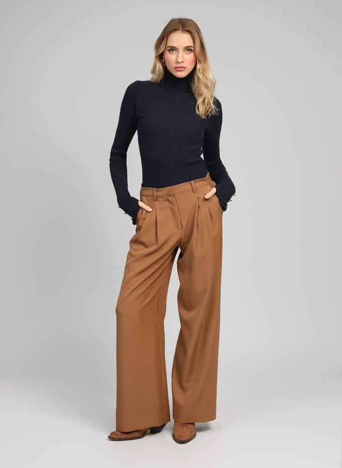 Maglione dolcevita a costine blu navy