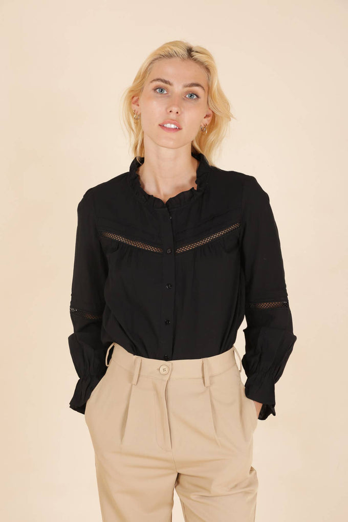 Blusa Telma nera con collo arricciato e inserti in pizzo