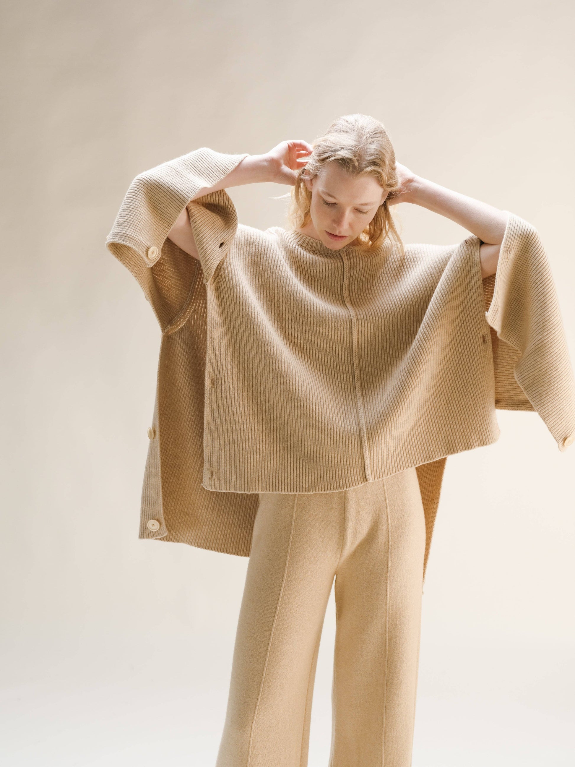 Maglione mantella oversize in misto cashmere