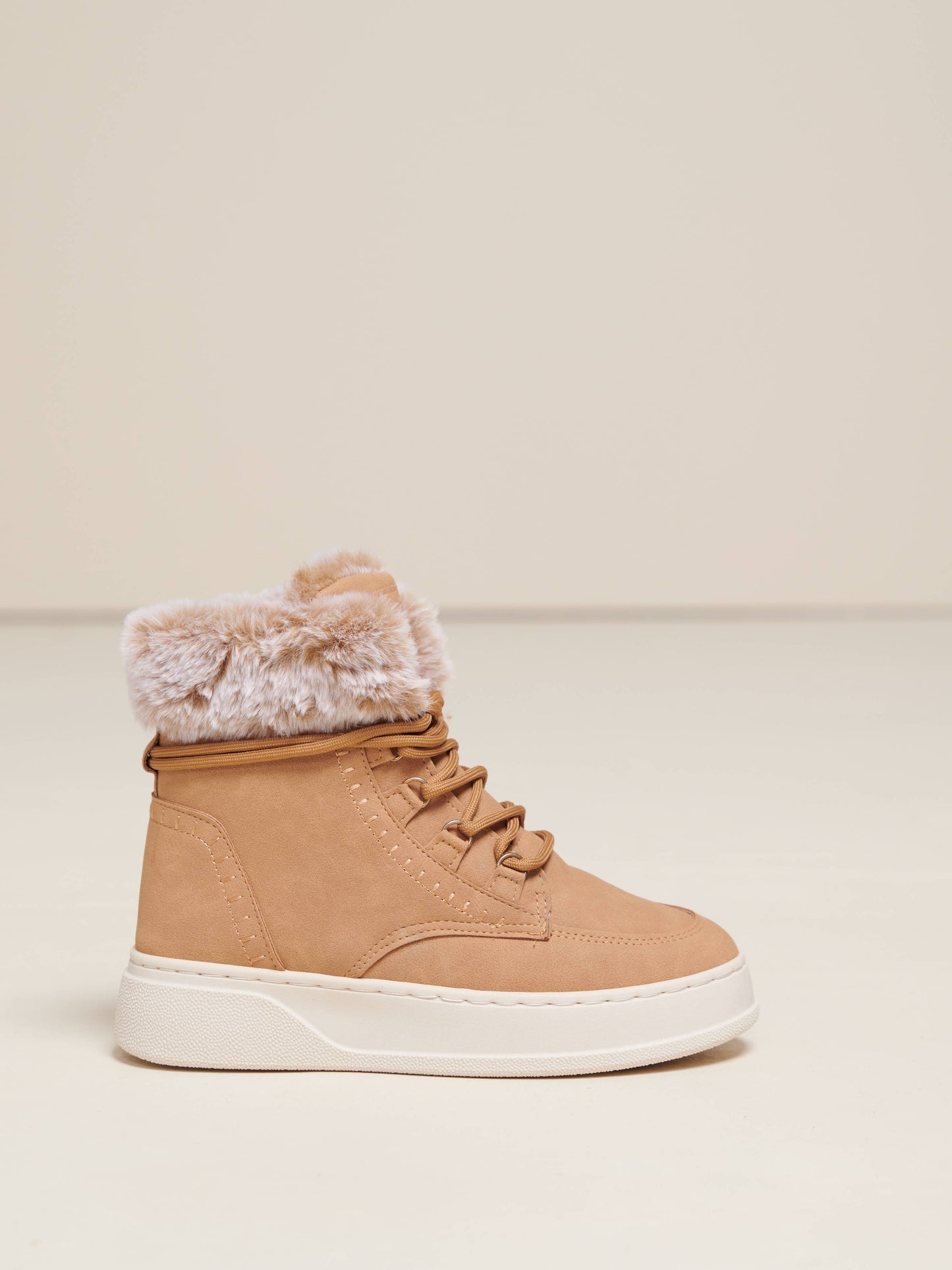 Stivali in eco-pelle con bordo in pelliccia