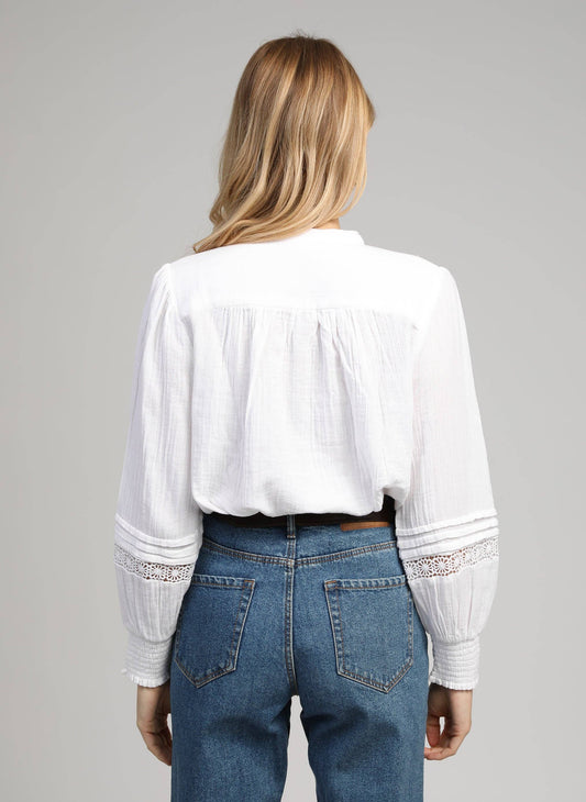 Camicia bianca con inserti in pizzo