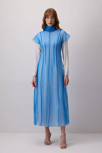Abito lungo in maglia con sovrapposizione in organza trasparente blu