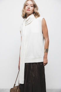 Gilet in maglia rasata con scollo rotondo