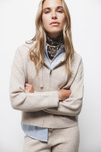 Giacca in maglia con cappuccio e zip