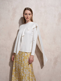 Maglione in maglia con sciarpa abbinata