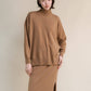 Maglione leggero dolcevita in misto cashmere con spacchi laterali