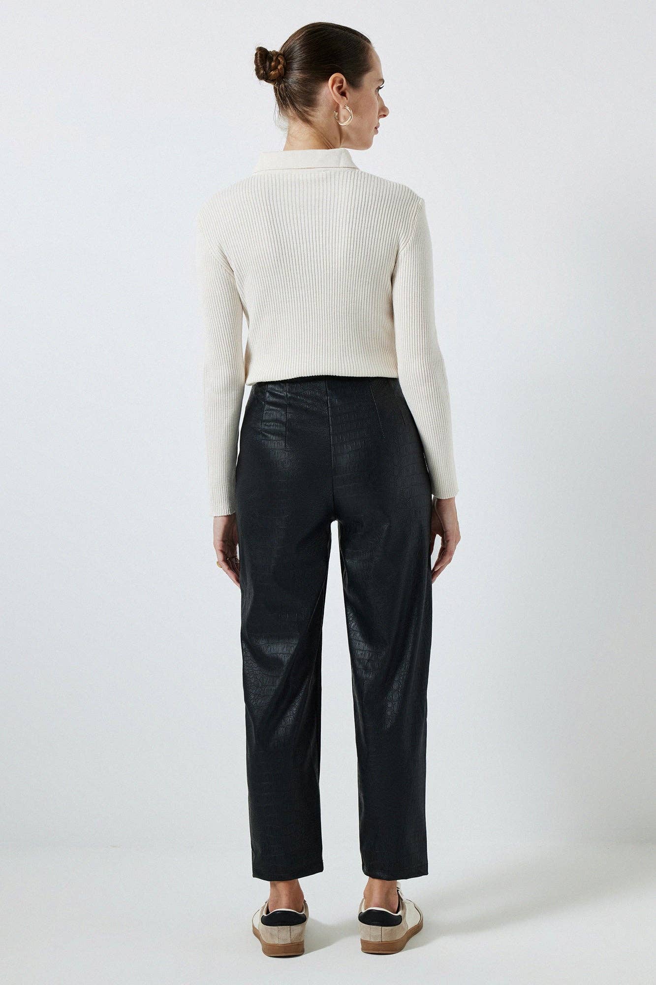 Pantaloni in ecopelle a vita alta con stampa coccodrillo