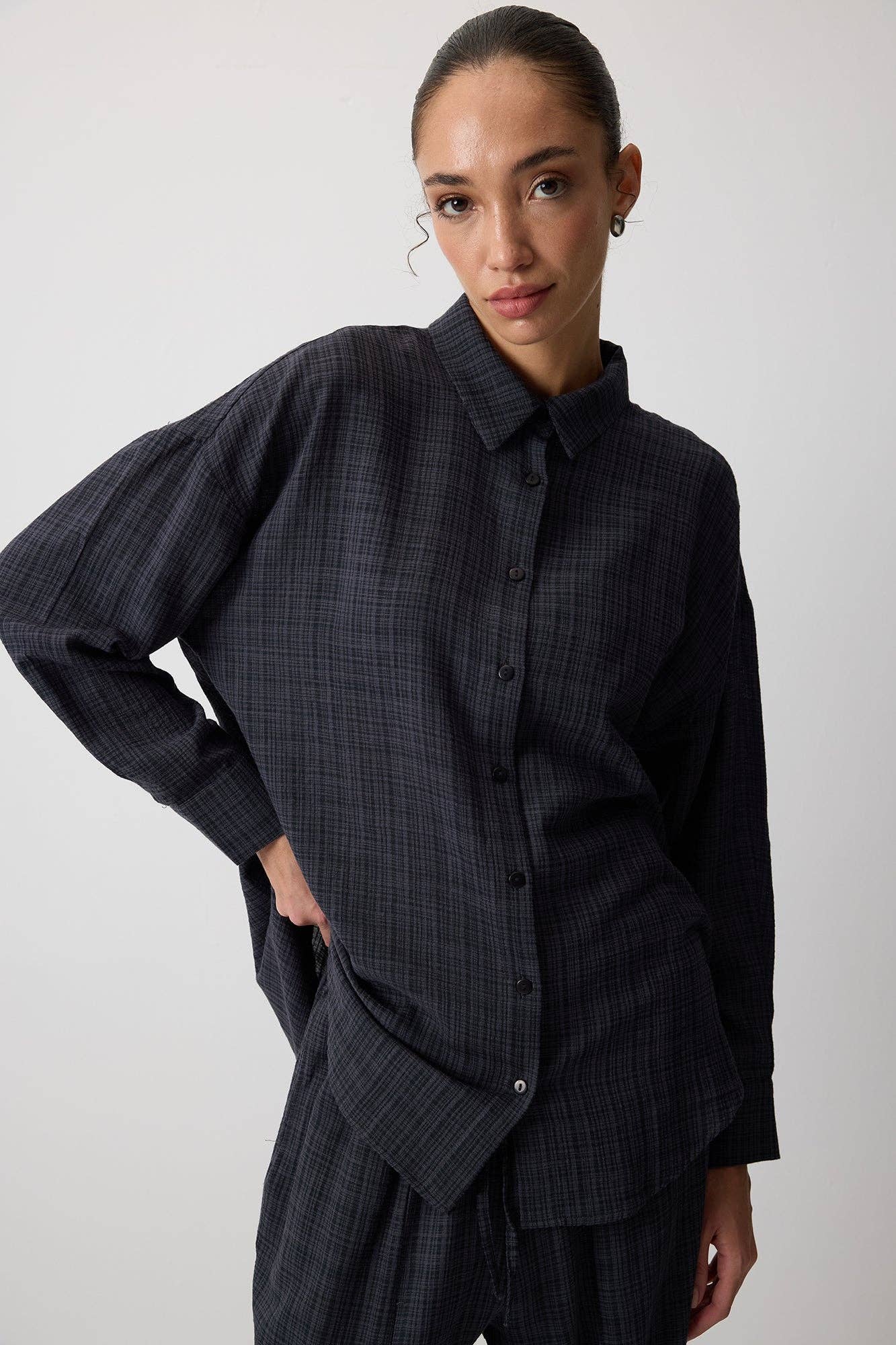 Completo donna camicia e pantaloni a quadri