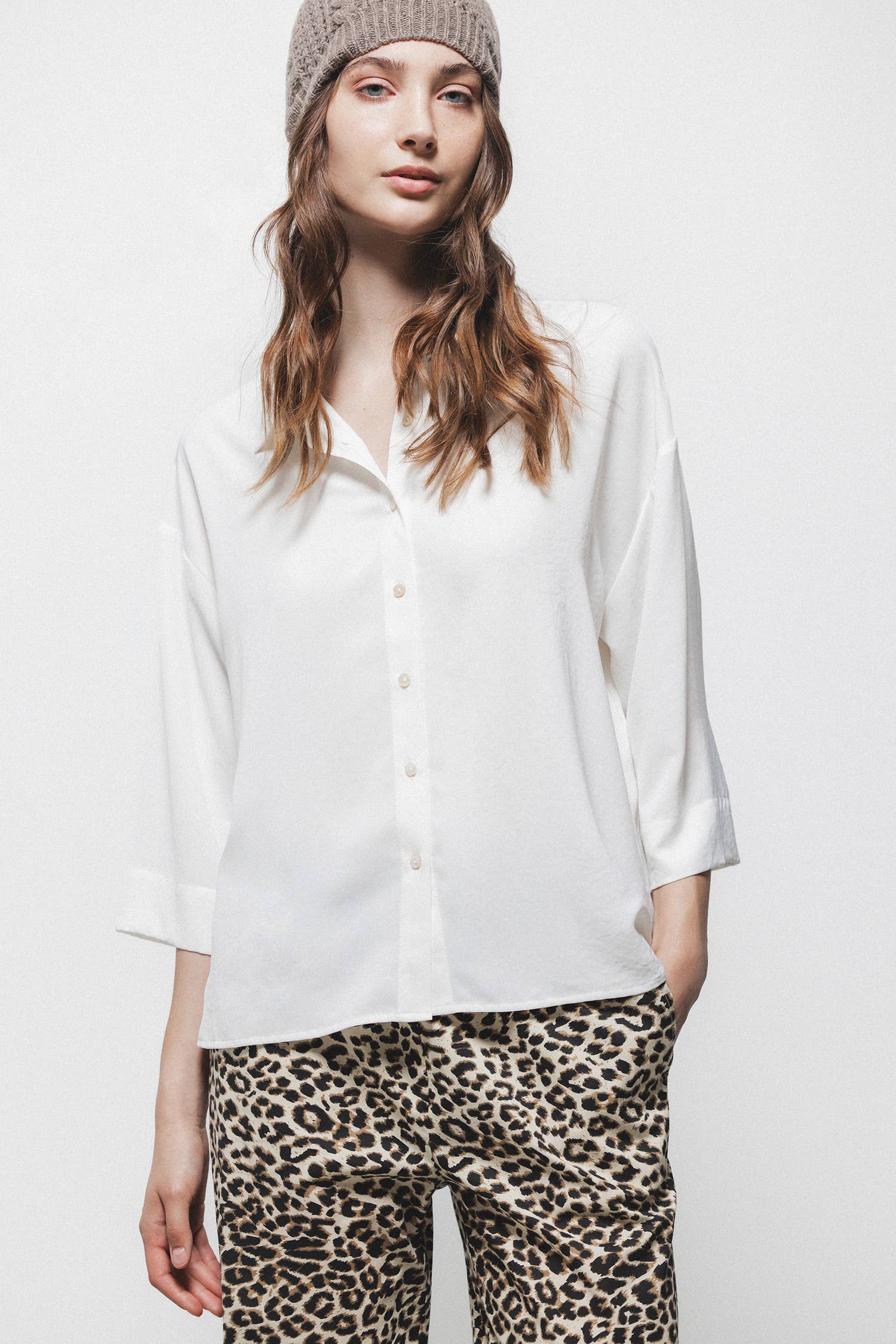Blusa oversize tinta unita con colletto classico