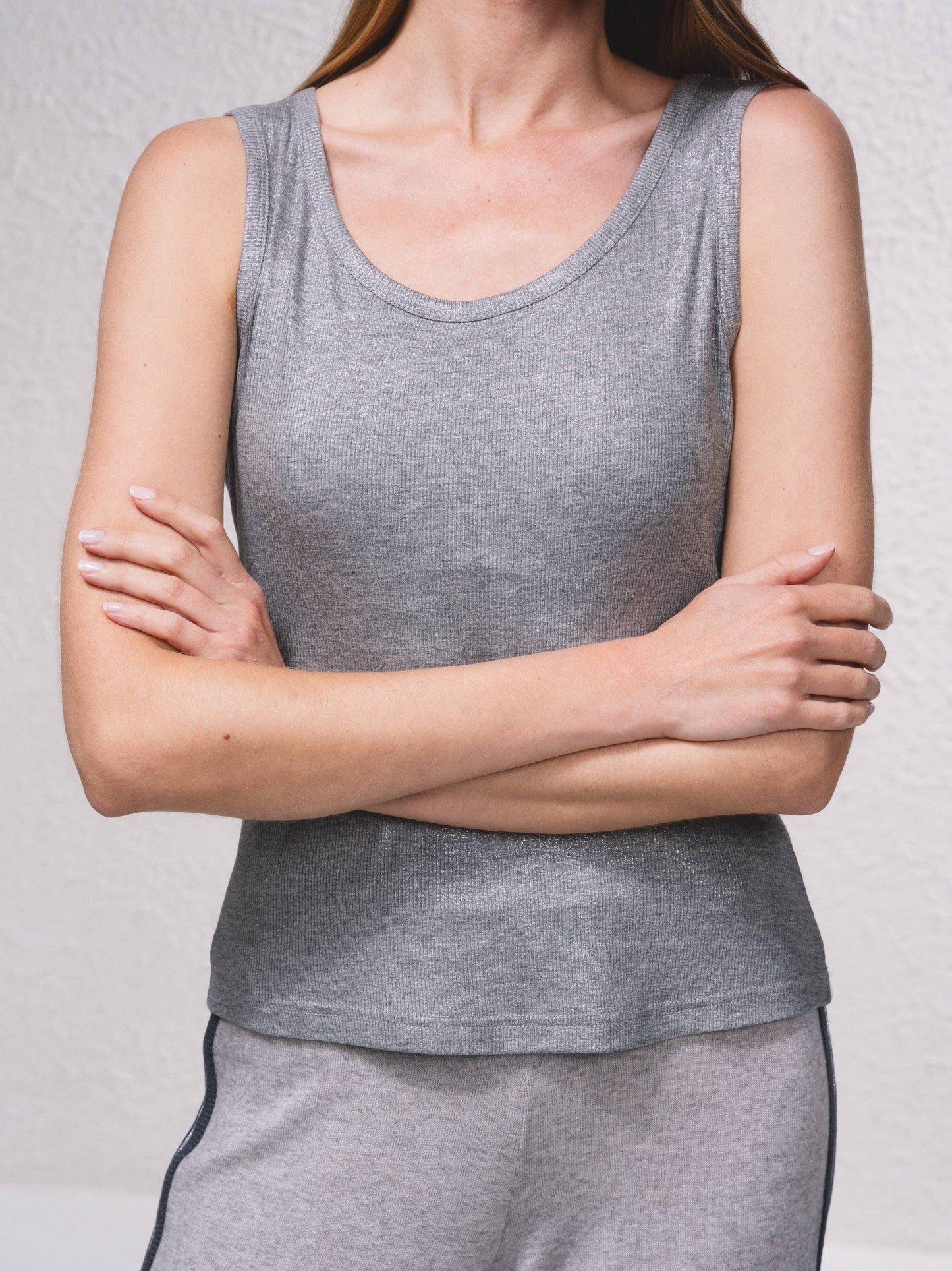 Top basic a canotta con scollo rotondo