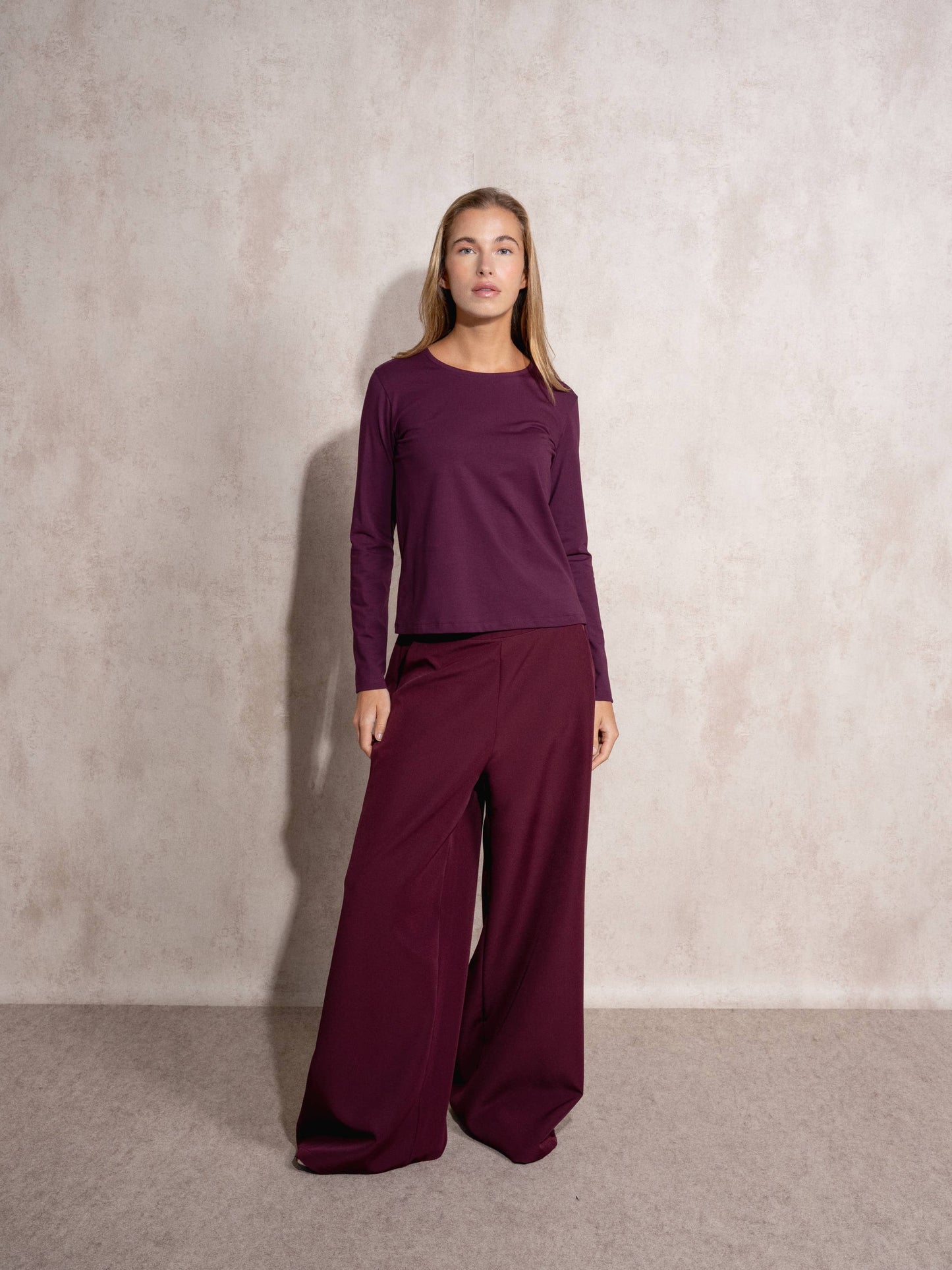 Maglia donna basic in cotone elasticizzato