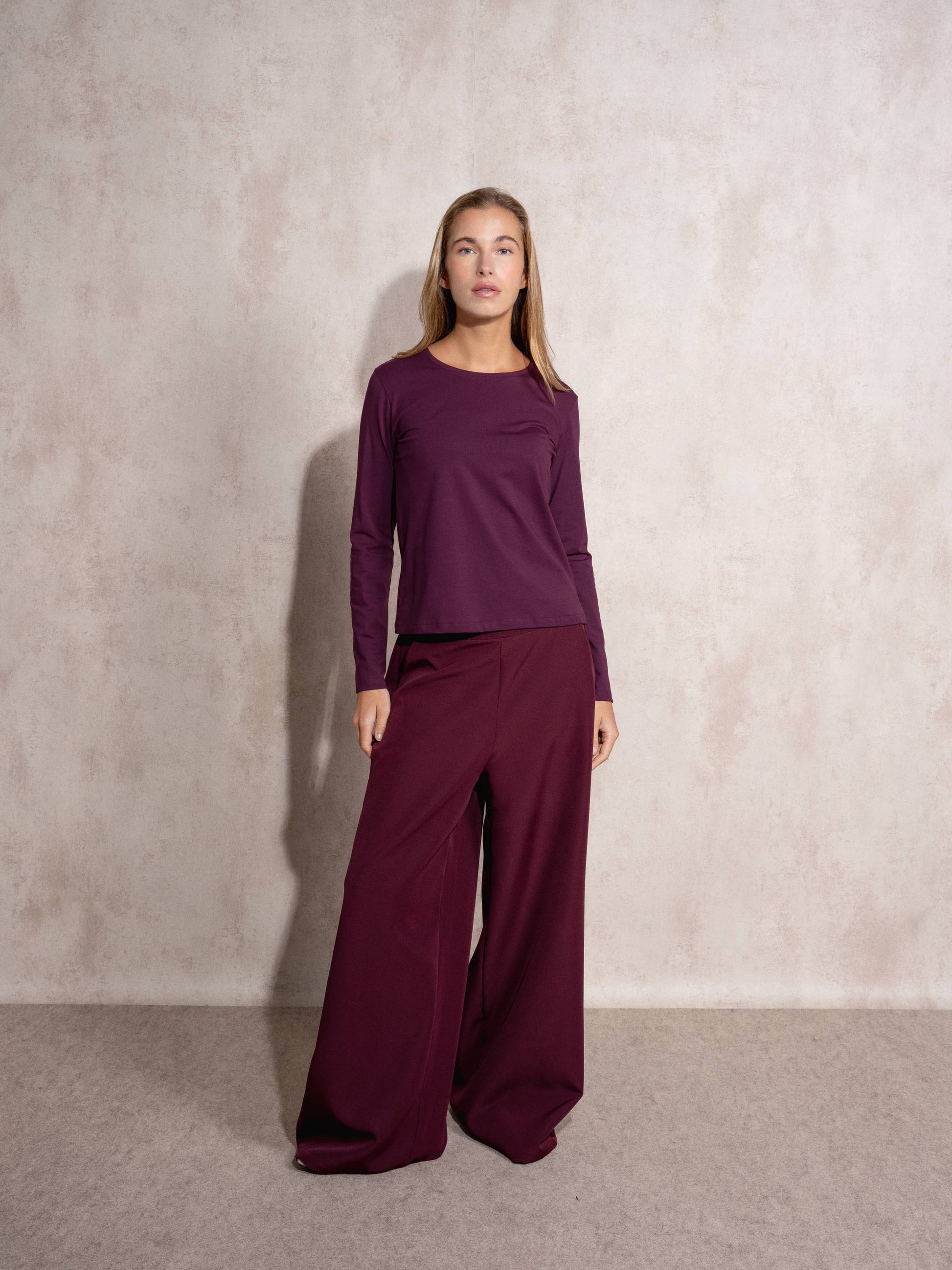 Maglia donna basic in cotone elasticizzato