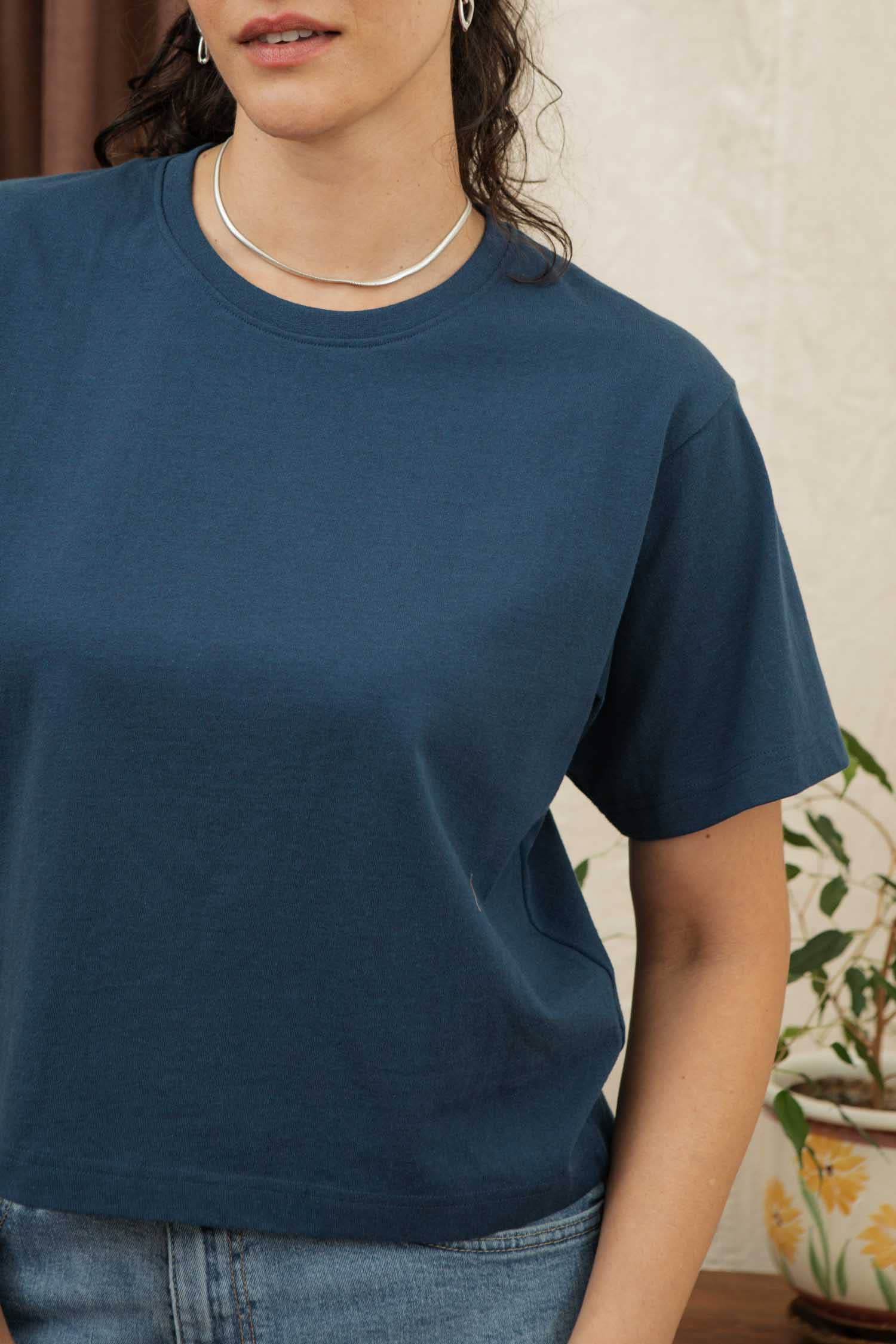 T-shirt boxy riciclata color cobalto