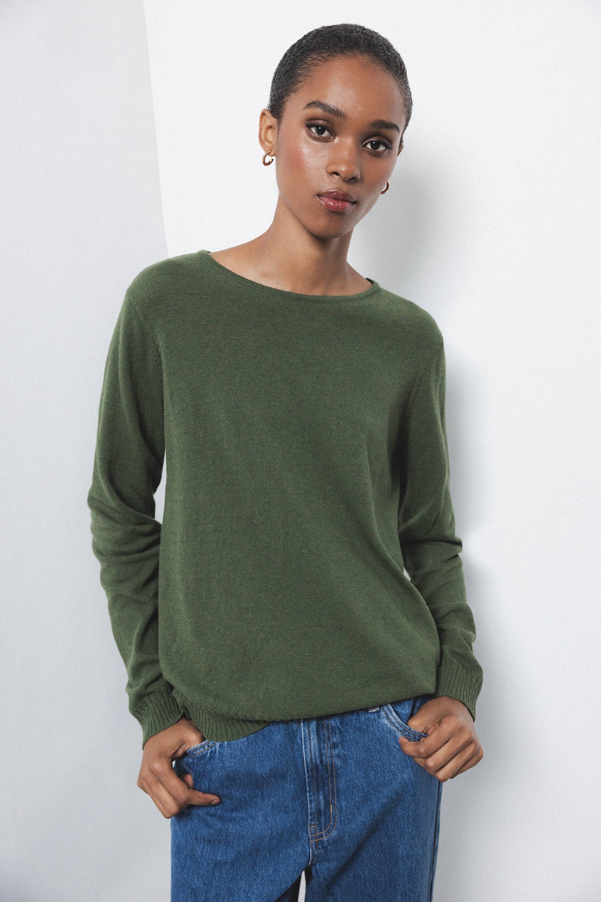 Maglione in maglia misto lana e cashmere verde con girocollo