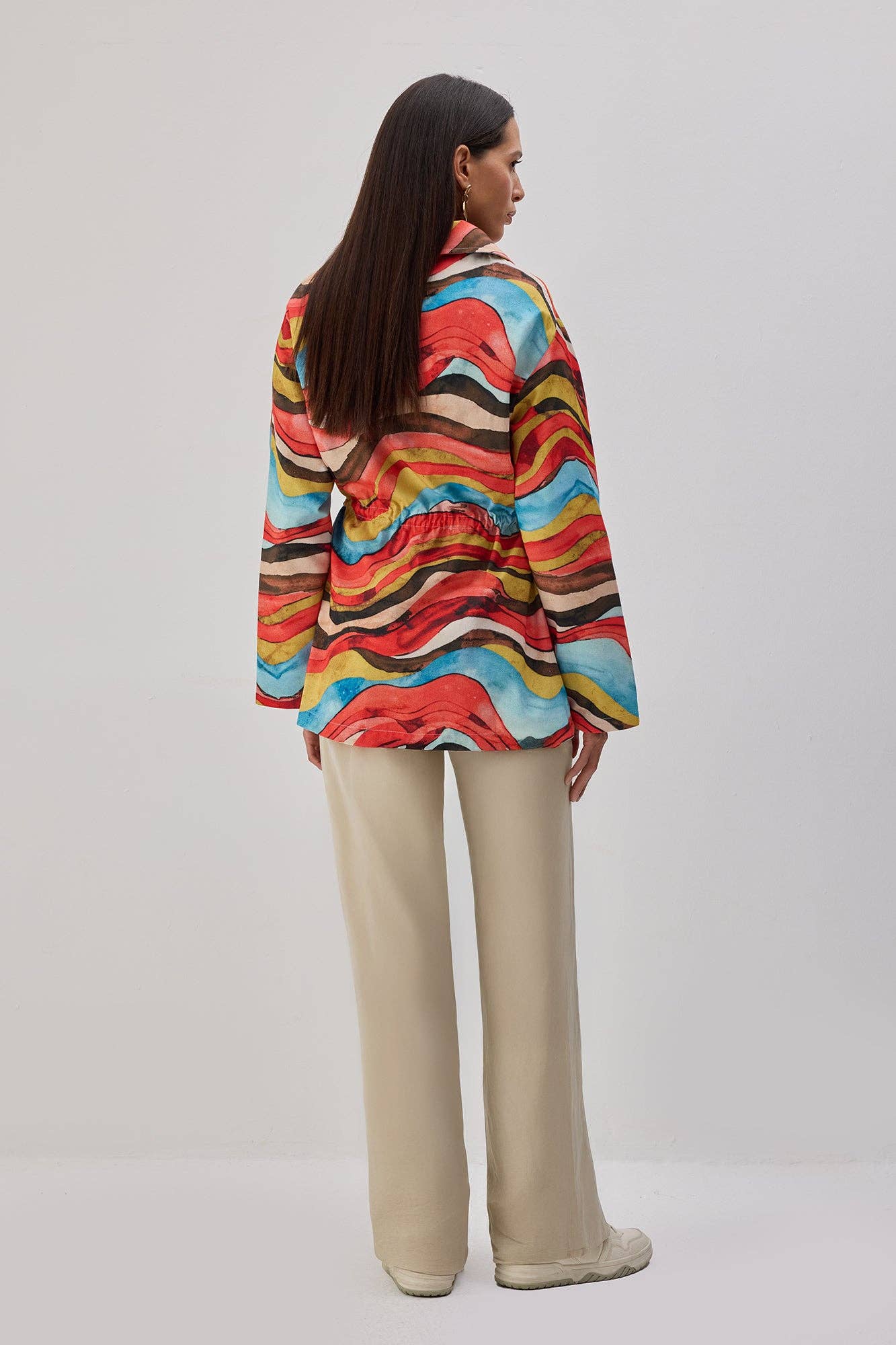 Cappotto corto con fantasia astratta