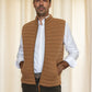 Gilet imbottito in lana merino con tasche color cammello