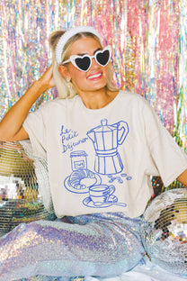T-shirt oversize grafica “Le Petit Déjeuner” in cotone