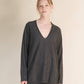 Maglione lungo con scollo a V profondo in misto cashmere
