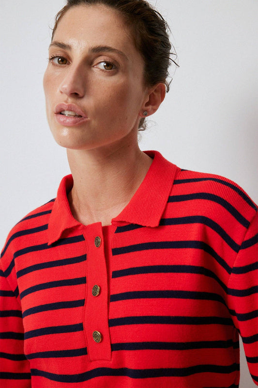 Maglione a righe con collo polo