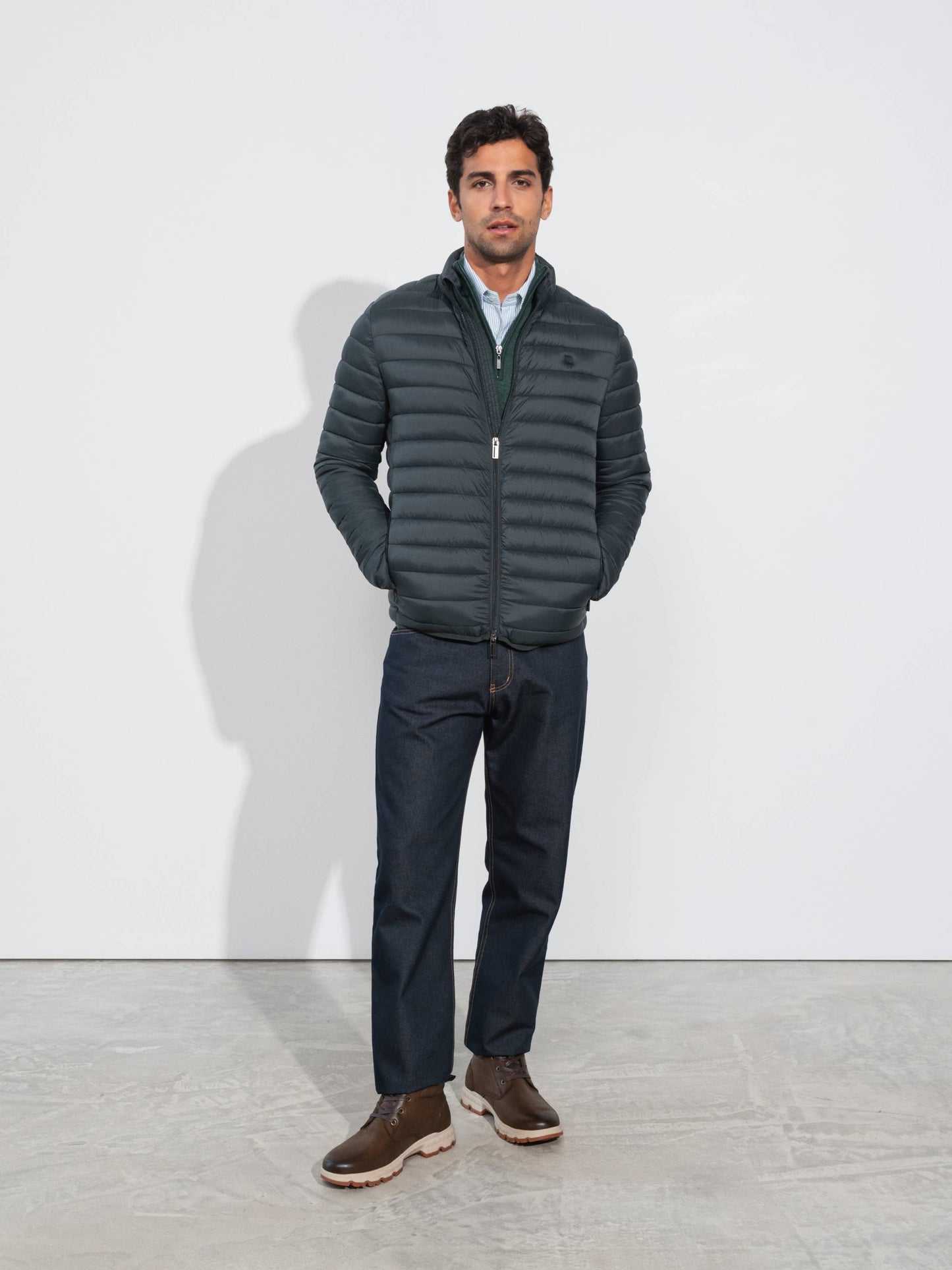 Giacca imbottita uomo in nylon con zip e collo alto