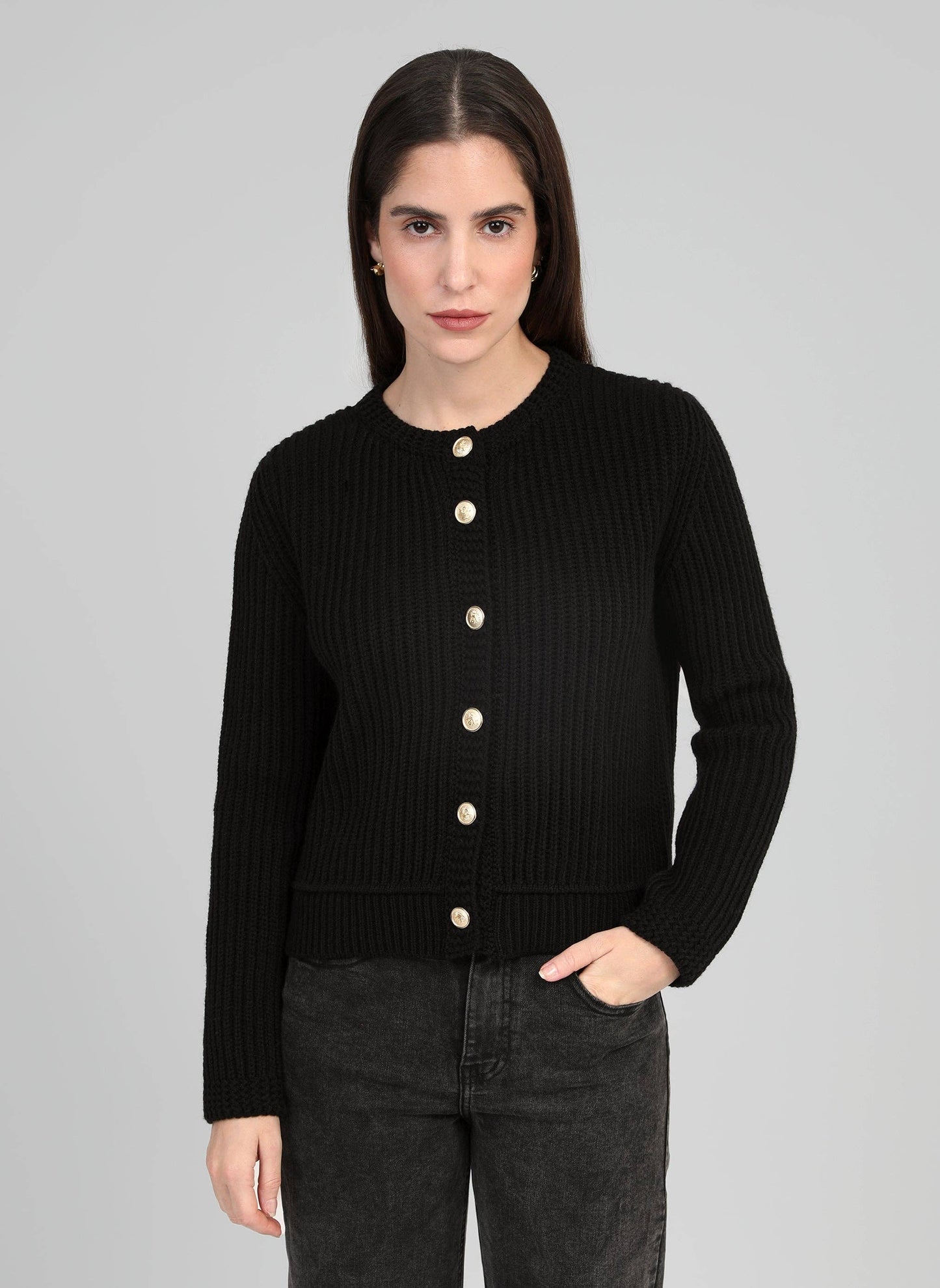 Cardigan nero in maglia con bottoni dorati
