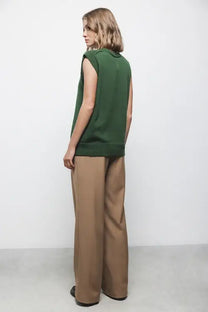 Gilet in maglia rasata con scollo rotondo