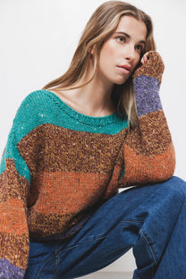 Maglione a righe in maglia con scollo a barca