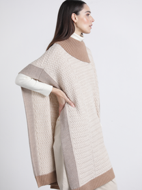 Mantella in maglia bicolor con collo alto