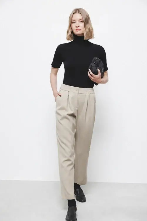 Pantaloni Sigaretta dritti con vita elasticizzata e tasche oblique