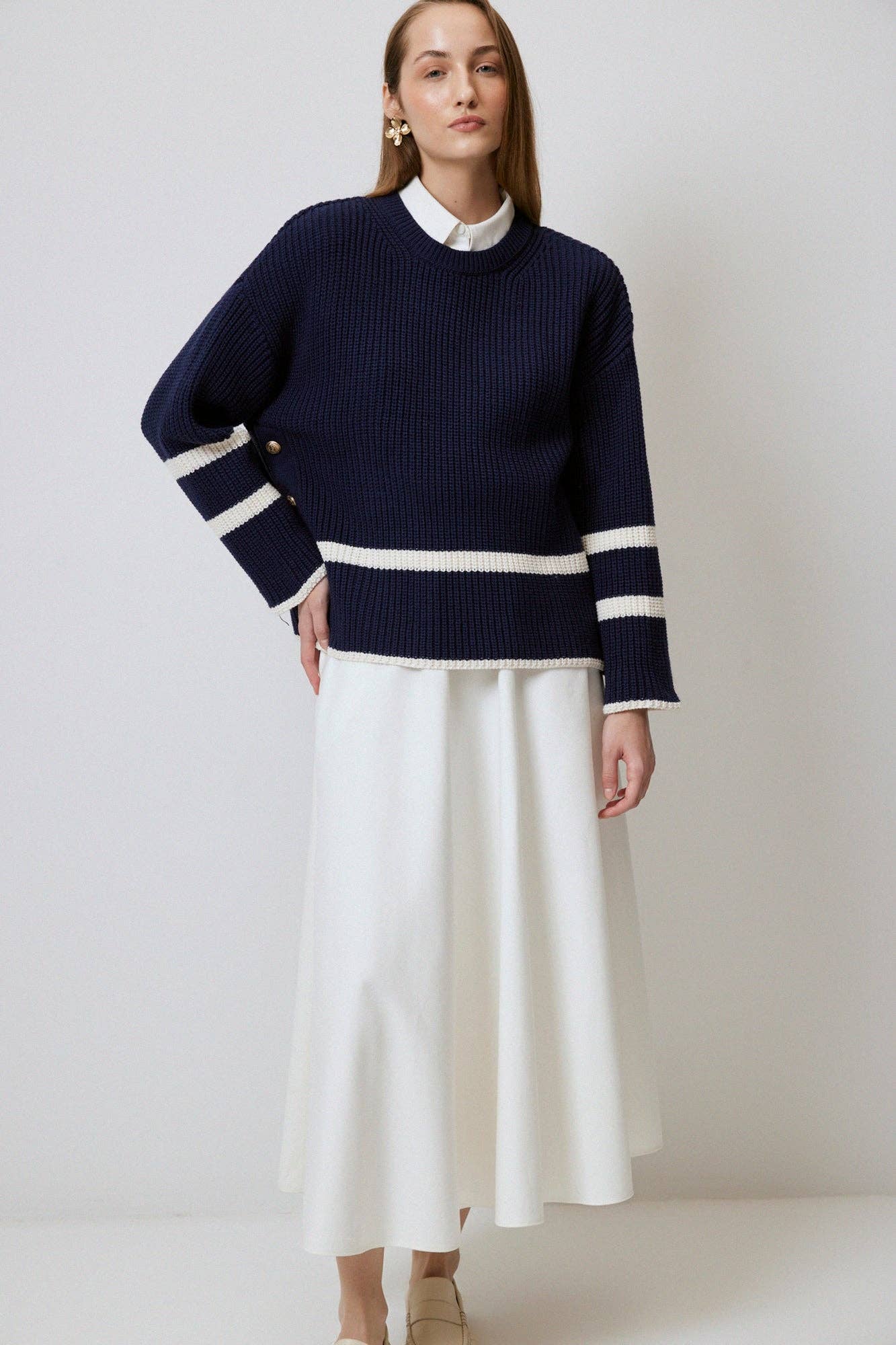Maglione navy a righe con bottoni dorati