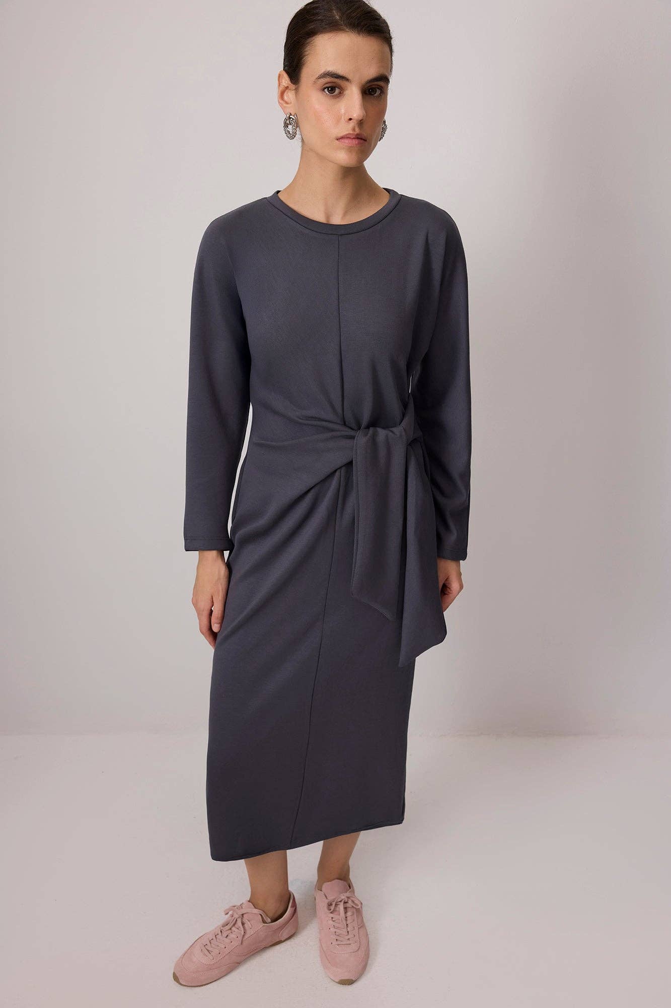 Vestito midi con nodo frontale