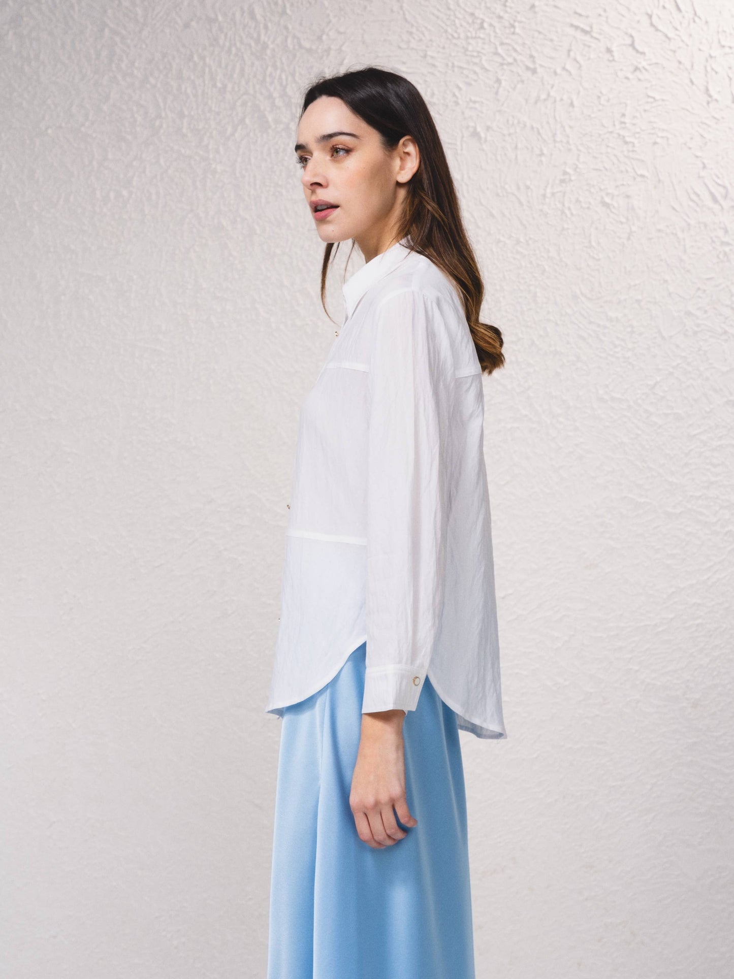 Camicetta oversize con bottoni frontali e colletto classico
