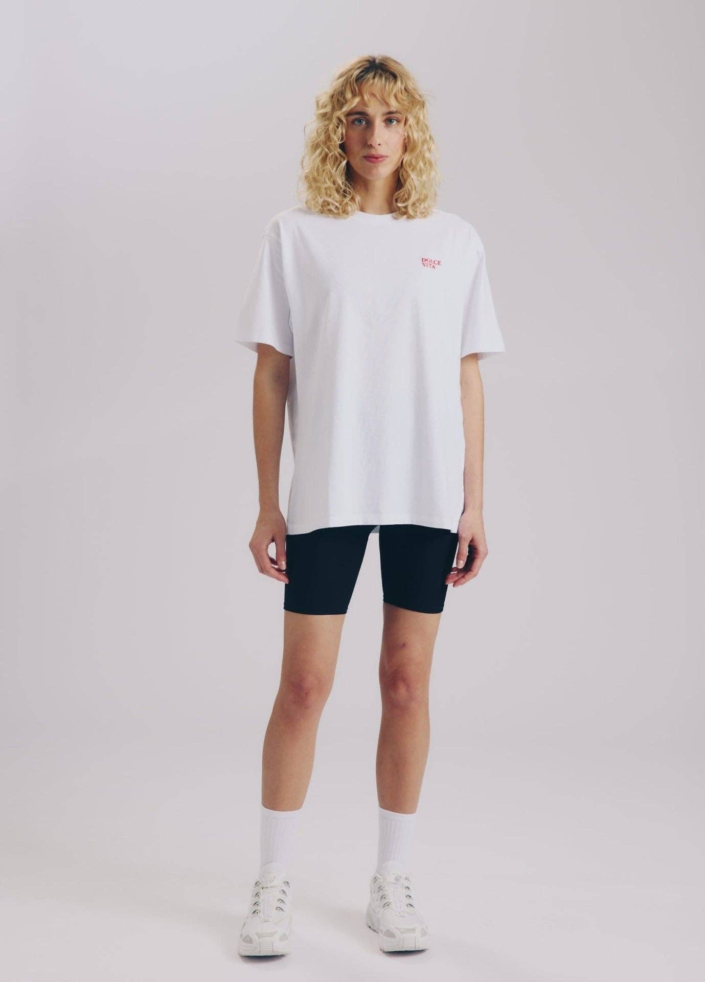 T-shirt oversize bianca con ricamo "Dolce Vita"