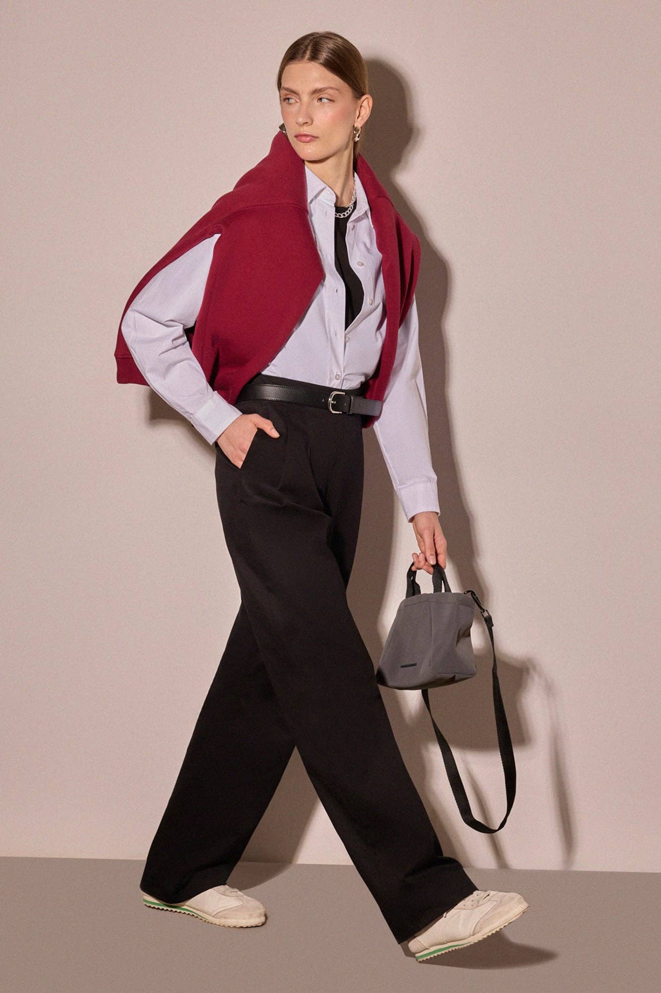 Pantaloni a vita alta in gabardine di cotone con pieghe