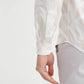 Camicia slim elasticizzata con stampa tono su tono