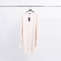 Abito in maglia con scollo a V